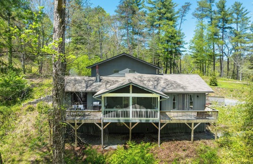 Alexander Casa | Woodland Retreat - 15 min to DT Asheville