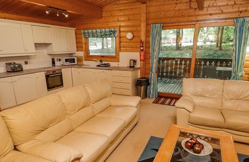 Kenwick Cabina | WOODLAND RETREAT, family friendly, with a garden in Louth