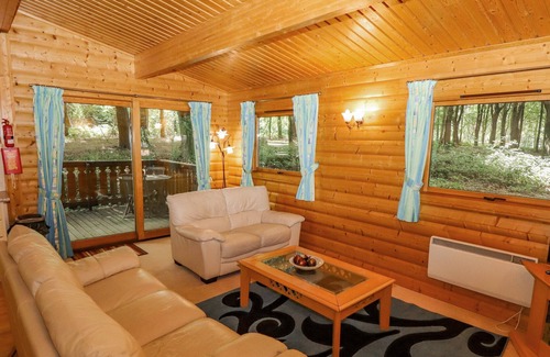 Kenwick Cabina | WOODLAND RETREAT, family friendly, with a garden in Louth