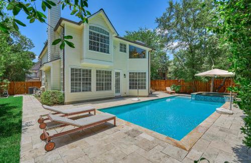 The Woodlands Casa | Woodlands Contemporary 4BR3Bath with heated Pool and Spa