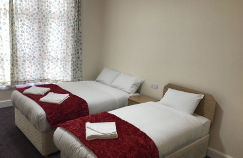 Clementswood Casa | Woodlands Lodge Ilford