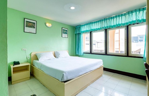 Bang Rak Hotel | Woodlands Place