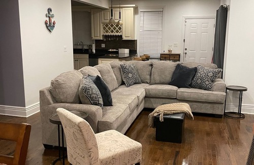 Woodlawn Casa | Woodlawn Oasis...10 Minutes to Dining & Downtown