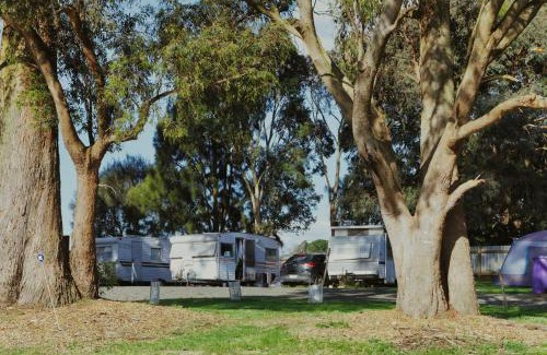 Ballarat Hotel | Woodmans Hill Motel