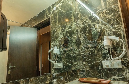 Old Manali Hotel | WoodRock Hotel Manali