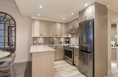 Upper Village Casa | Woodrun Lodge 616 | Stylish Top Floor Ski-In & Out Condo by Upper Village w/Hot Tub, Pool, Parking