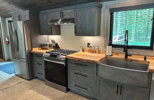 Madison Cabina | Woodside Ranch House w/Hot Tub, Private Deck & Scenic Trails in Wine Country