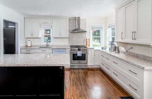 Meaford Cabaña | Woodski Retreat w/Heated Pool on 3+ Private Acres