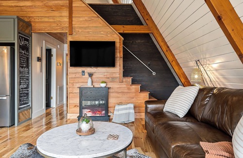 Smithville Cabina | Woodsong Cabin near Center Hill Lake