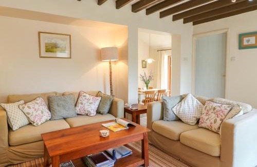 Axminster Casa | Woodstock Cottage