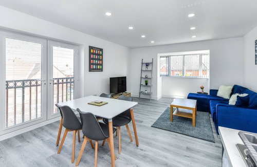 Hucknall Apartamento | Woodstock House Flat 8 - Charming 2BR Hucknall