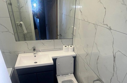 Hucknall Apartamento | Woodstock House Flat 7 - Spacious 2BR Hucknall