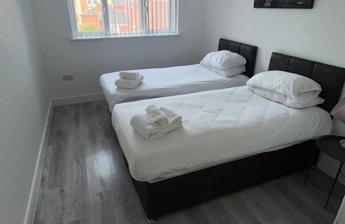 Hucknall Apartamento | Woodstock House Flat 7 - Spacious 2BR Hucknall