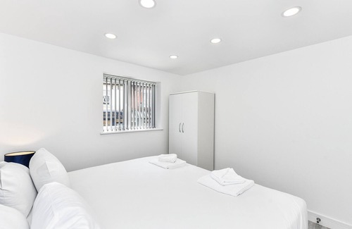 Hucknall Apartamento | Woodstock House Flat 1 - Comfy 2BR in Hucknall