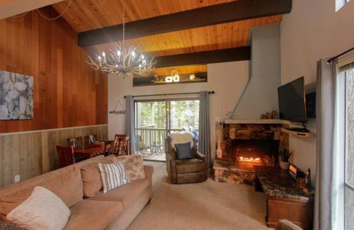 Kings Beach Casa | Woodsy retreat near Northstar & lake