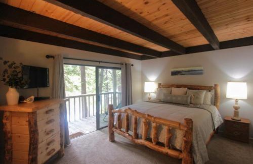 Kings Beach Casa | Woodsy retreat near Northstar & lake