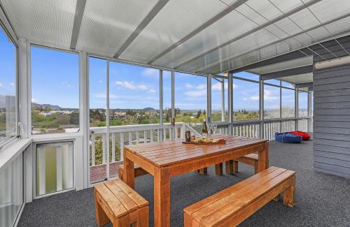 Taupo Casa | Woodward House Taupo