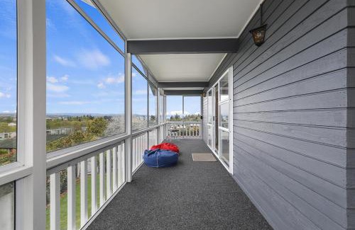 Taupo Casa | Woodward House Taupo