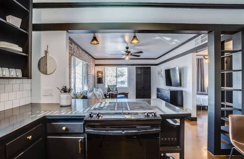 Encanto Casa | Woodward Place To Be