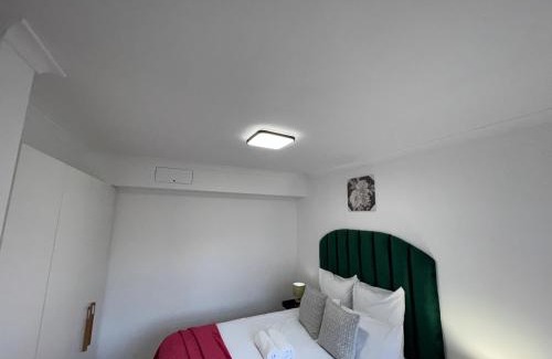 Richwood Apartamento | Woodys N Brooks Luxurious Apartment 7