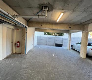Richwood Apartamento | Woodys N Brooks Luxurious Apartment 7