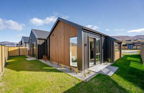 Lowburn Casa | Wooing Tree Beauty - Cromwell Holiday Home