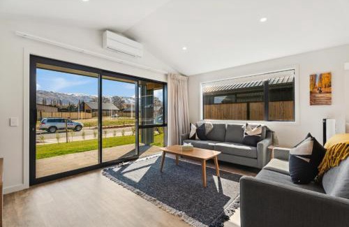 Lowburn Casa | Wooing Tree Beauty - Cromwell Holiday Home