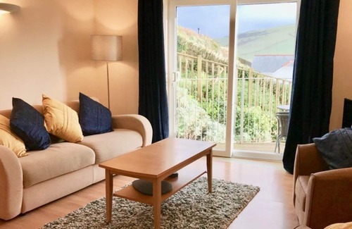 Mortehoe Apartamento | Woolacombe Aptmt with beach view, balcony & Wi-fi