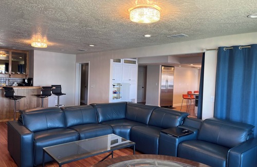 Spring Valley Lake Casa | WORK and PLAY. Beautiful, Spacious LakeFront home located in Victorville Ca.