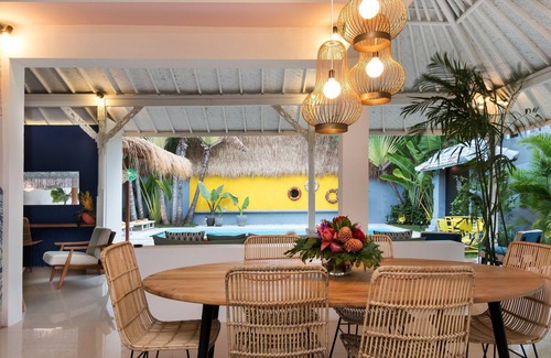 Petitenget Villa | Ecléctico 3BR Tropical Stylish Villa Walk to Beach