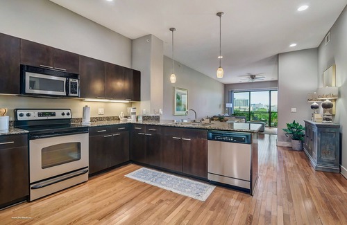Legacy Park Apartamento | Work from Home & Great Views in a 2B, 2Ba Flat at The Shops of Legacy