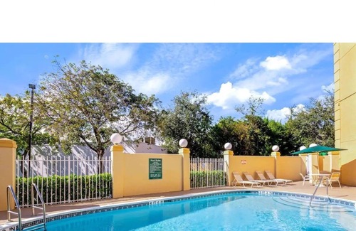 Cutler Bay Casa | Work, Rest and Recharge!!! Sun all day Fun All night!!