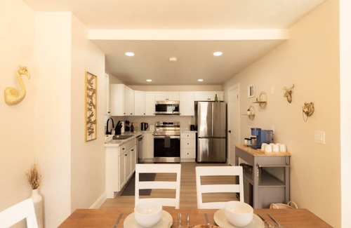 Dunlap Casa | Work, Rest & Gather | Spacious 3BR w/ Modern Charm