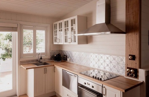 North Hobart Casa | Workers cottage on Wellington