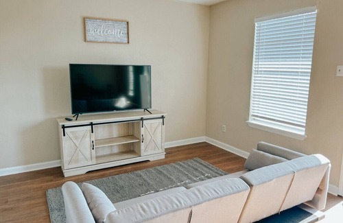 Central City Apartamento | Workforce Gem Minutes to Downtown and Beach