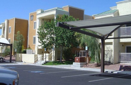 Las Vegas Complejo | Worldmark Tropicana Avenue Resort close to Allegiant Stadium (Super Bowl 2024)