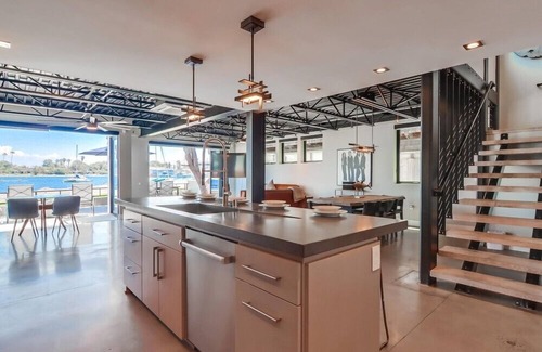 Mission Beach Casa | WOW 130' of Water Front * 4 Houses * 10 Parking * AC