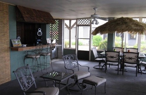 Midway Cabaña | ¡GUAU - $ 210 / nt! Salt Crest Waterfront Cottage w / Dock - Capacidad
