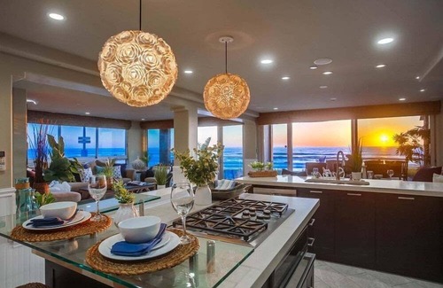 Mission Beach Casa | WOW! 5 Ocean Front Townhomes * Entire 1st Level