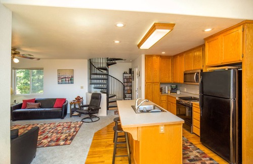 Shelter Cove Casa | Wow! Amazing Oceanview, walk to Beach & Game room!