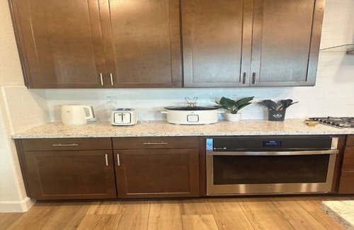 Roseville Casa | WOW! EPIC & Astonishing : Luxurious New Smart 5 BR Home with 10 Beds