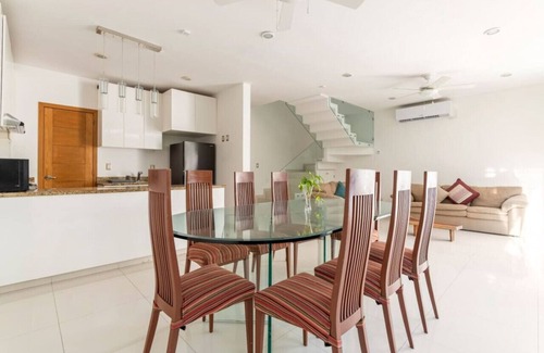Cancun Casa | This house is a 5 bedroom(s), 3.5 bathrooms, located in Cancún, Quintana Roo.