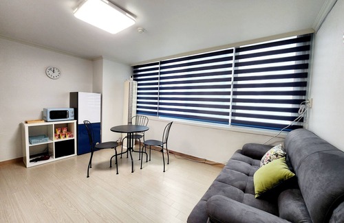 Seogang-dong Casa | Wow Hills Guest House