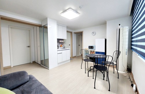 Seogang-dong Casa | Wow Hills Guest House