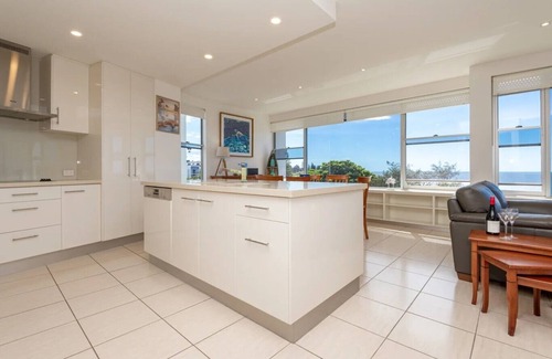 Bargara Apartamento | Wow is what you will say as you enter this large modern 3 bedroom apartment