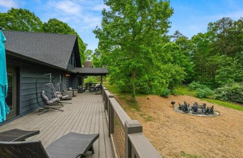 Wears Valley Casa | WOW! New Lodge Golf Simulator Sleeps20 Great Loc