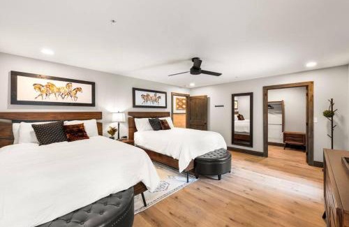 Wears Valley Casa | WOW! New Lodge Golf Simulator Sleeps20 Great Loc