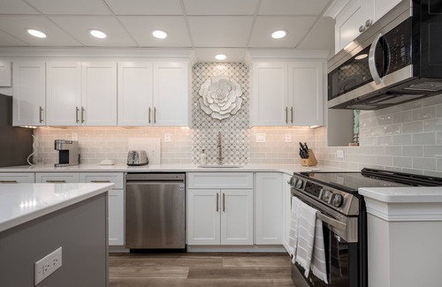 Lewes Condominio | Wow! Renovated 3rd floor bayfront condo!
