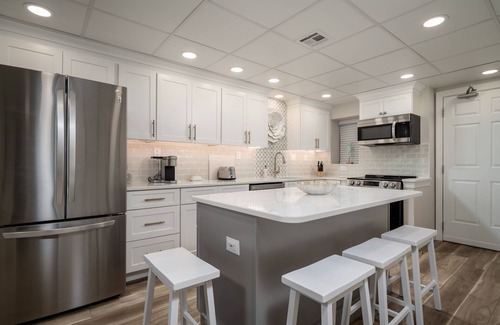Lewes Condominio | Wow! Renovated 3rd floor bayfront condo!