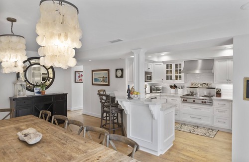 Carpinteria Casa | Rincon Point Dream Home, pasos a la playa, jacuzzi y patio privado